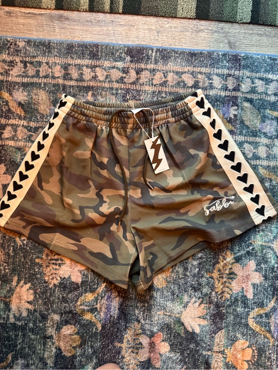 Sabbi Pants - NWT Sabbi the Raving Hearts Mini Shorts in Camoflauge